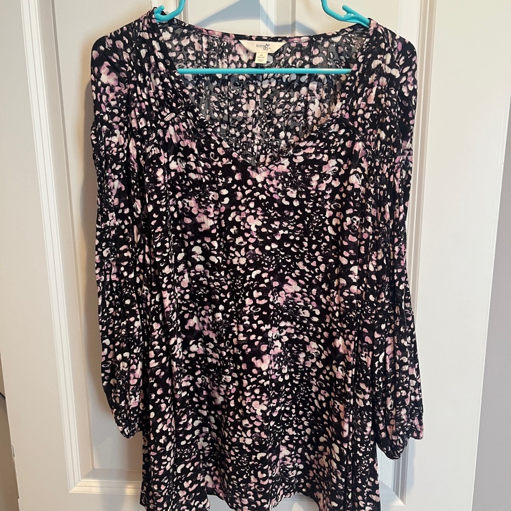 Terra & Sky Black and Pink Abstract Top 1X Long Sleeve